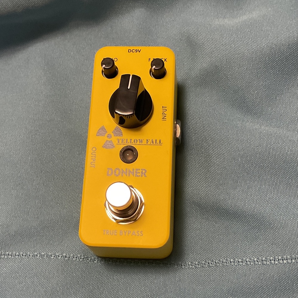 Donner Guitar Delay Pedal for Pedal Boards, Electric Guitar Yellow New